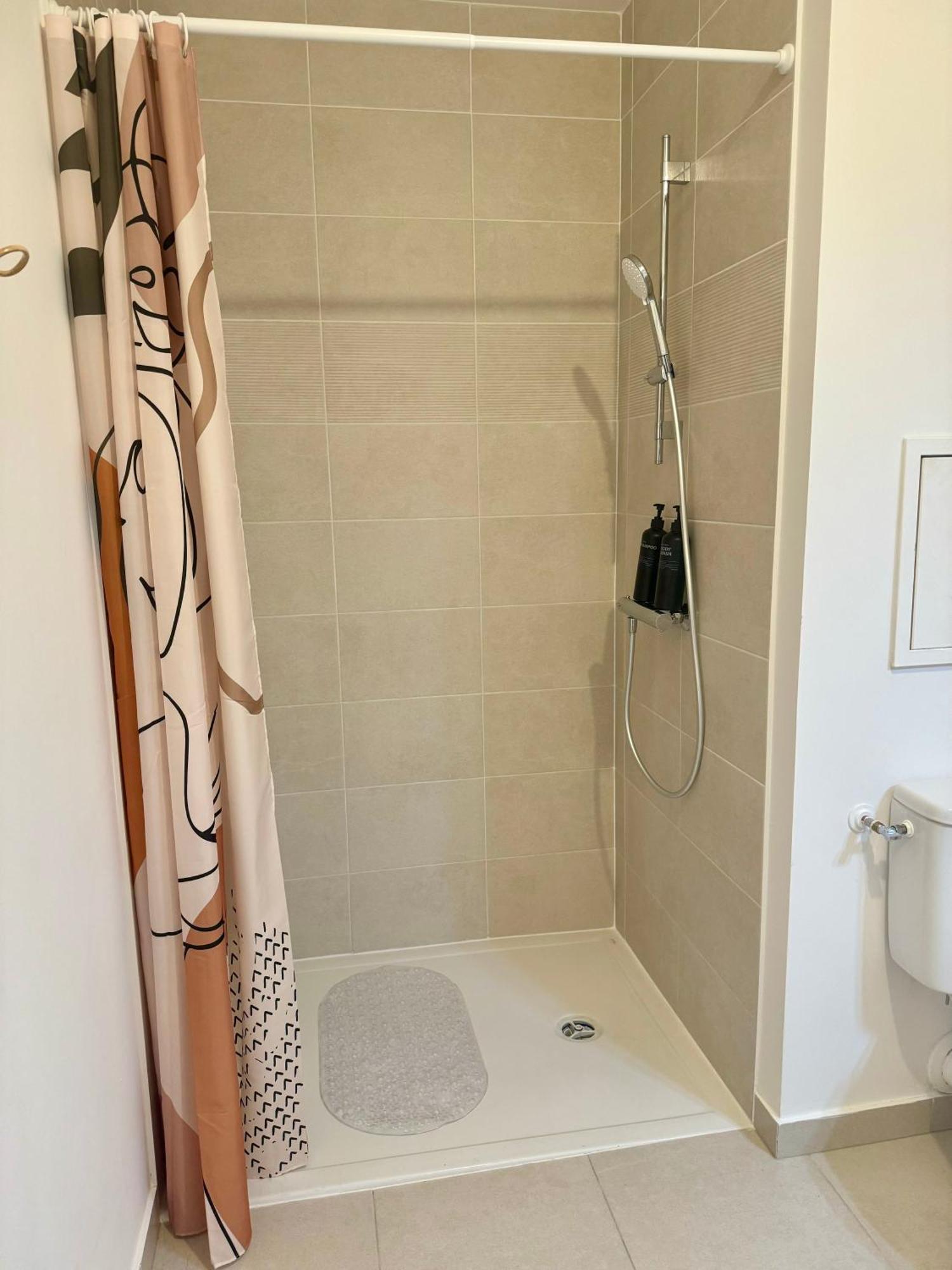 Studio Moderne Et Tout Equipe, Proche Du Rer, Paris & Aeroport D'Orly En 20 Min, Lit Bebe Sur Demande Vitry-sur-Seine Extérieur photo